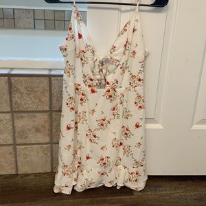 Sadie & sage small floral dress with keyhole